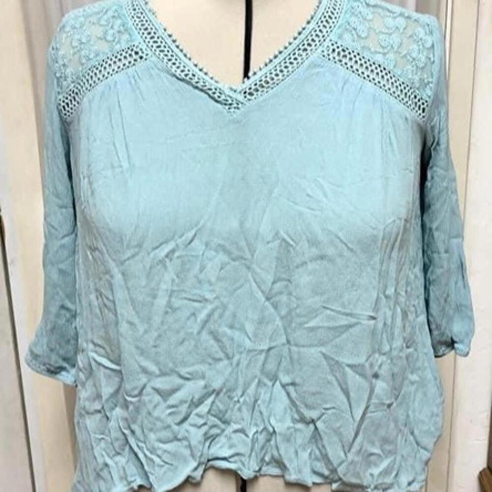 Studio Woman blue top. Size 1x.